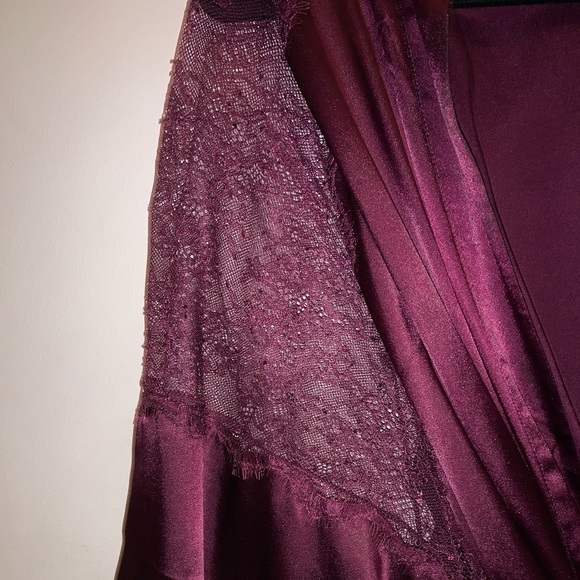 Beautiful and Sexy Silky Robe - Picture 3 of 3